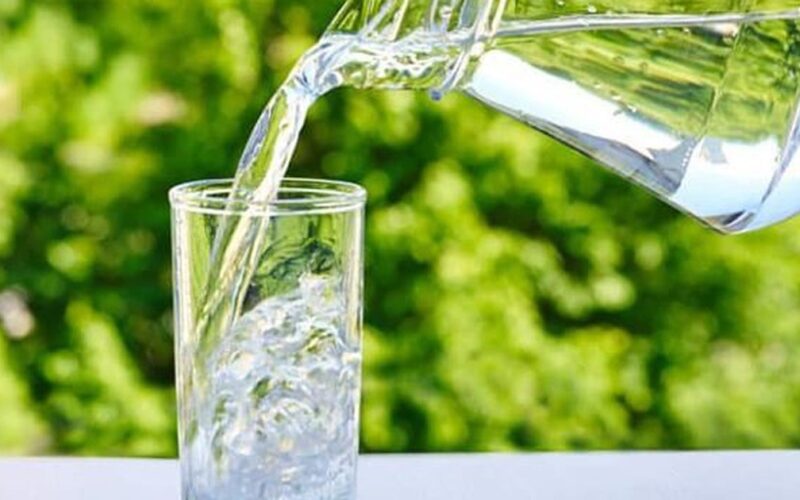 Cảnh giác mất nước, rối loạn điện giải mùa nắng nóng và cách phòng ngừa