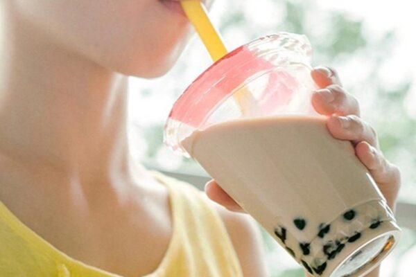 Tác hại của cốc trà sữa mát lạnh, ngọt lịm và full topping