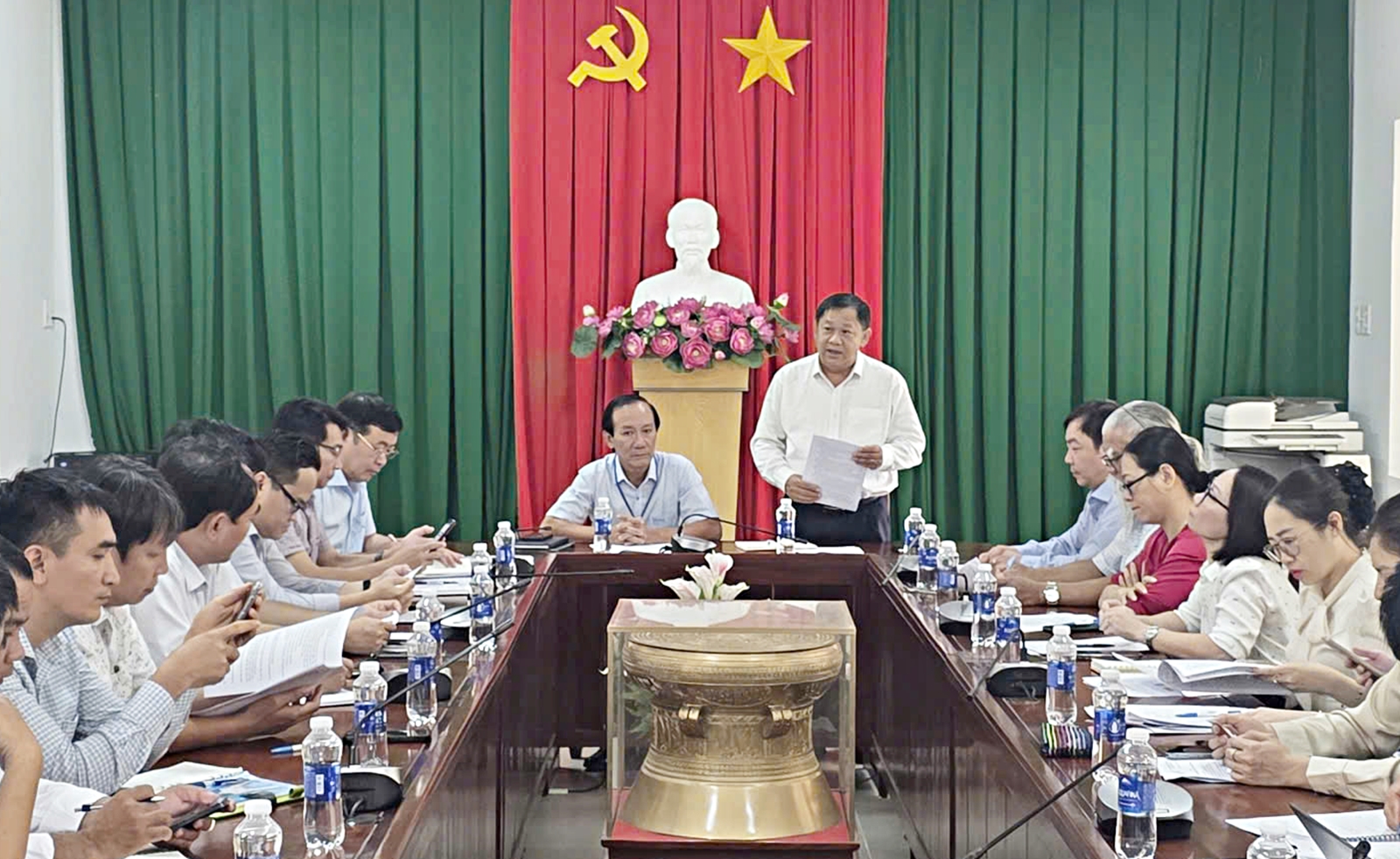 Đầu mùa mưa, nhiều giải pháp được triển khai nhằm giảm số ca sốt xuất huyết nặng- Ảnh 1.