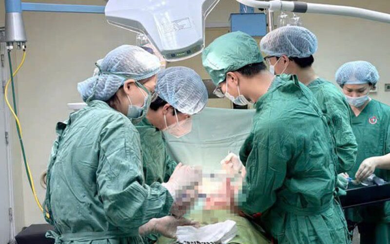 Bệnh viện Việt Nam – Thụy Điển Uông Bí cứu sống hai bệnh nhi đa chấn thương nặng