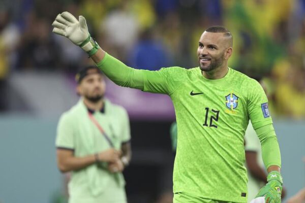 Thủ môn Brazil ngất xỉu khi biết tin được dự World Cup 2026 cùng ĐTQG