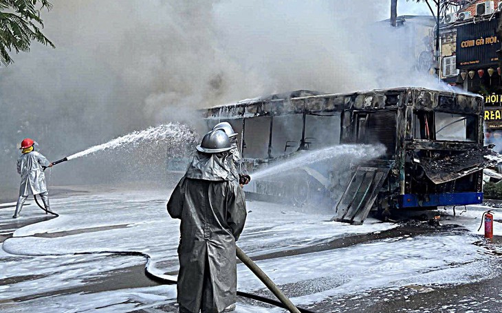 Sau vụ cháy xe buýt trên phố Lý Thường Kiệt: Hà Nội kiểm tra toàn diện phương tiện vận tải công cộng