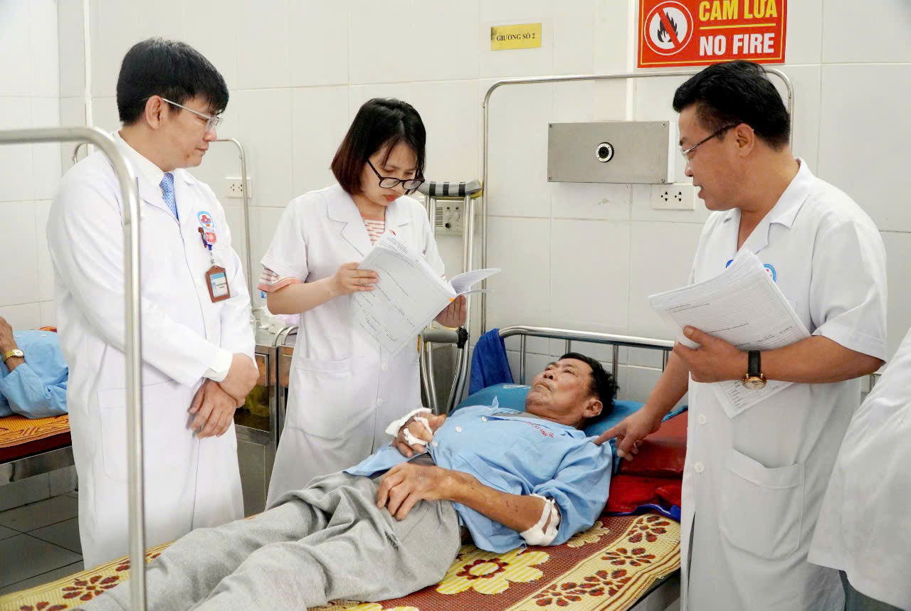 Hà Tĩnh nâng tầm chất lượng khám, chữa bệnh từ cơ sở: Người dân được hưởng lợi thiết thực- Ảnh 3.