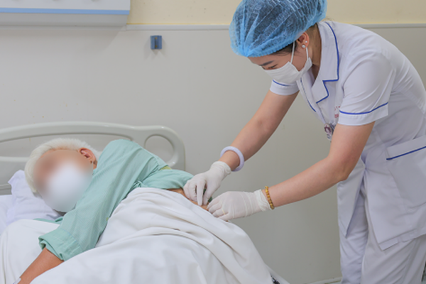 Hiếm gặp đau tức âm ỉ vùng hông lưng bất ngờ biết mình có 4 quả thận