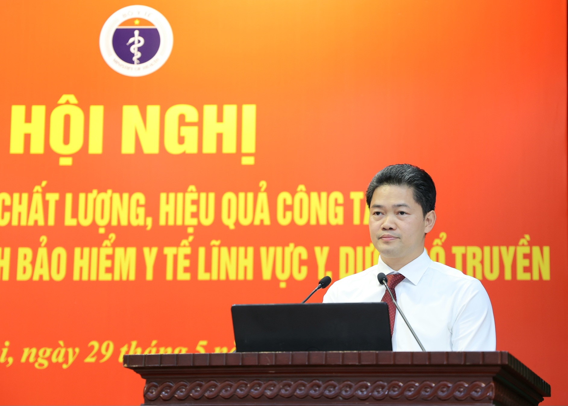 Đề xuất đổi mới chính sách BHYT để nâng tỷ trọng chi cho thuốc y học cổ truyền- Ảnh 1.