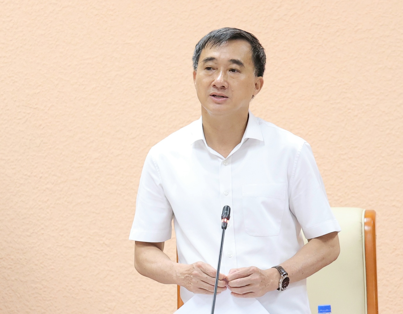 Thứ trưởng Trần Văn Thuấn yêu cầu đẩy nhanh xây dựng ngân hàng câu hỏi kiểm tra năng lực hành nghề- Ảnh 1.