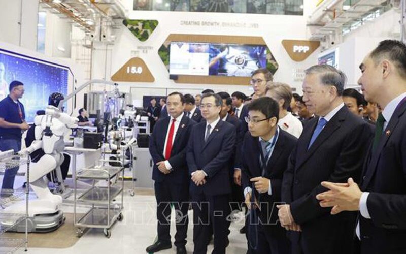 Tổng Bí thư, Chủ tịch nước Tô Lâm thăm Nhà máy mẫu cho công nghệ sản xuất tiên tiến