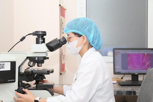 Bệnh viện đầu tiên của Y tế Hà Nội đồng thời có 4 khoa xét nghiệm đạt chuẩn quốc tế
