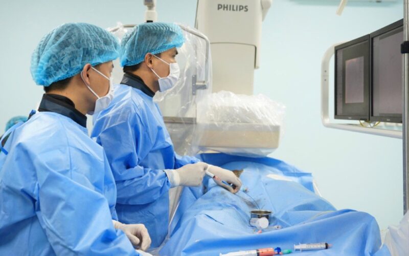 Cứu sống nữ du khách Trung Quốc vỡ lách độ IV nguy kịch