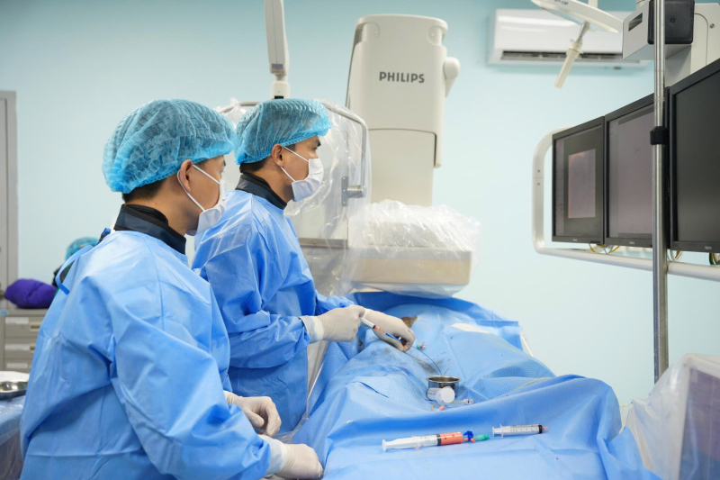 Cứu sống nữ du khách Trung Quốc vỡ lách độ IV nguy kịch- Ảnh 1.