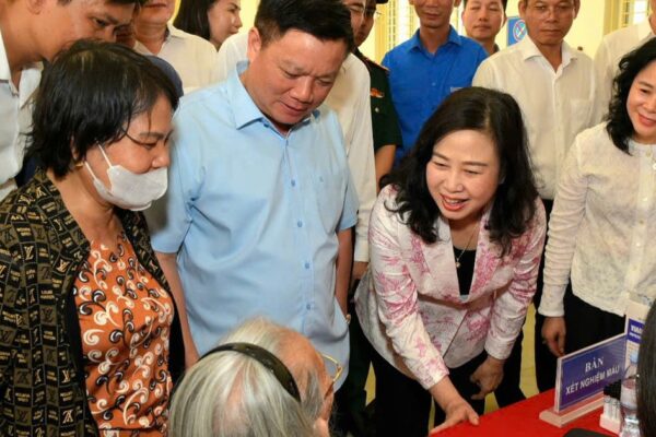 Bộ trưởng Đào Hồng Lan: Chăm sóc sức khỏe người dân từ sớm, từ xa và ngay tại cơ sở