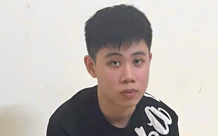 'Nữ quái' sinh năm 2002 mang dao vào quán trà sữa chém người- Ảnh 3.