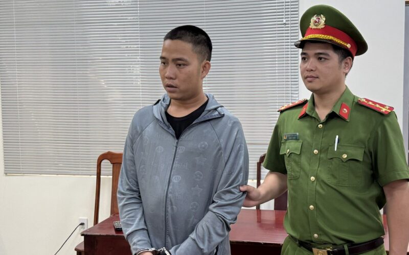 Bắt tài xế xe tải vượt ẩu cán một nữ sinh tử vong