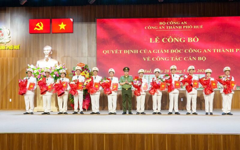 Công an TP Huế điều động, bổ nhiệm nhiều chỉ huy cấp phòng