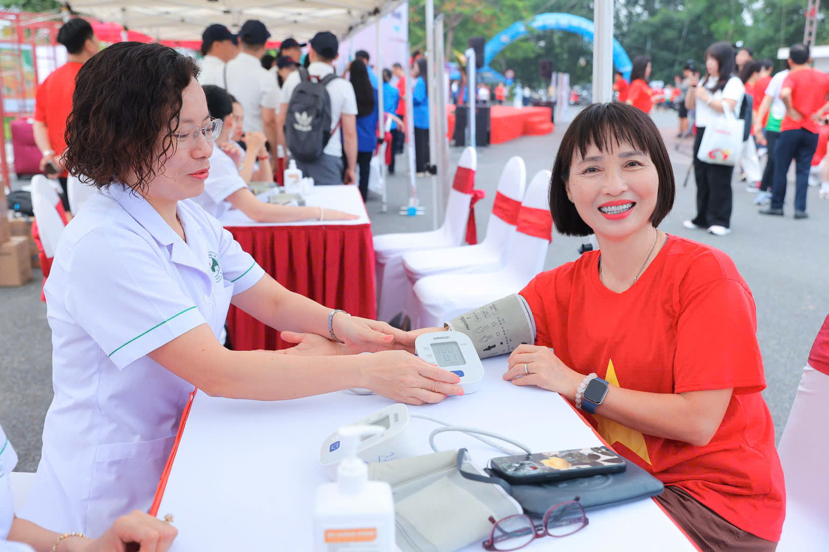 do-huyet-ae-17783887997722043819938 Mỗi bước chân là một “liều thuốc”: Lan tỏa tinh thần sống khỏe, phòng bệnh từ sớm- Ảnh 3.