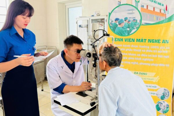 Đưa bác sĩ về xã giúp người dân thay đổi thói quen ‘có bệnh mới đi khám’