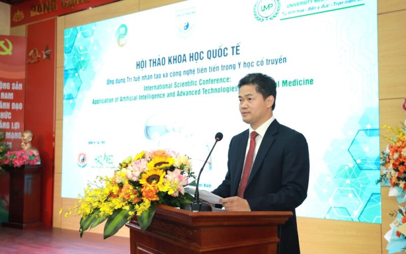 Thứ trưởng Vũ Mạnh Hà nêu 5 định hướng trọng tâm phát triển y học cổ truyền