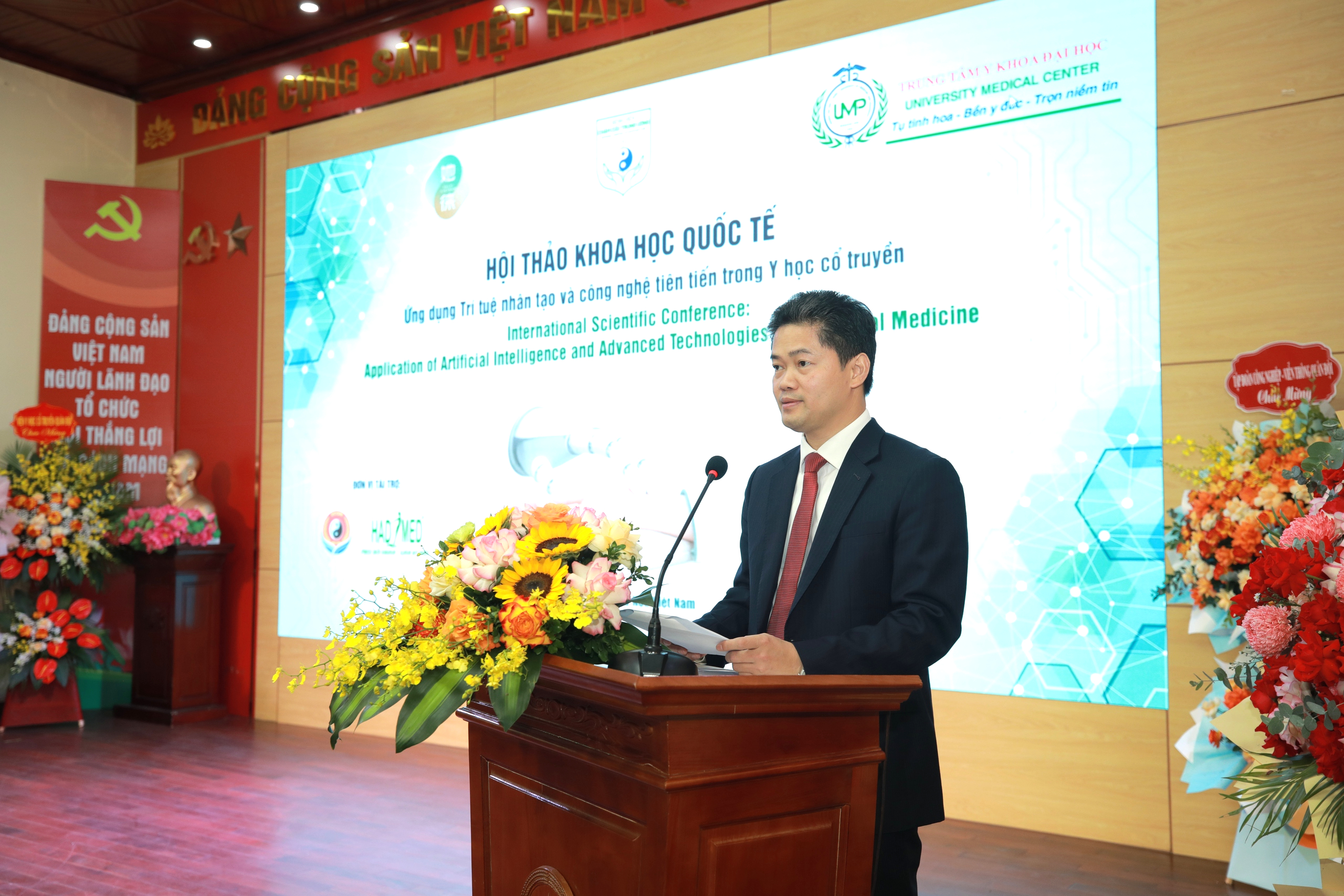 Thứ trưởng Vũ Mạnh Hà nêu 5 định hướng trọng tâm phát triển y học cổ truyền- Ảnh 1.