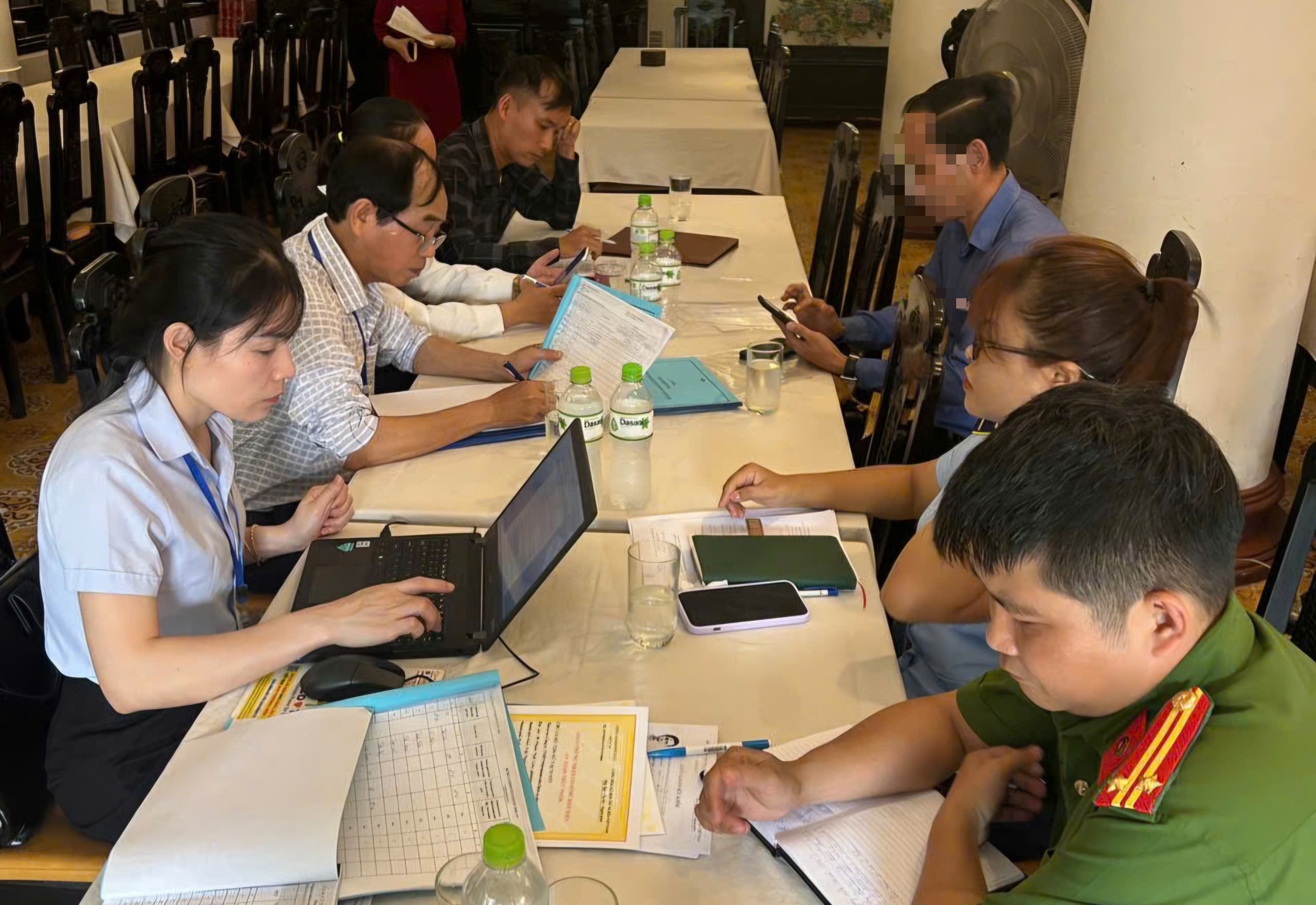 Nhiều cơ sở ở Huế bị xử phạt liên quan vệ sinh an toàn thực phẩm- Ảnh 2.