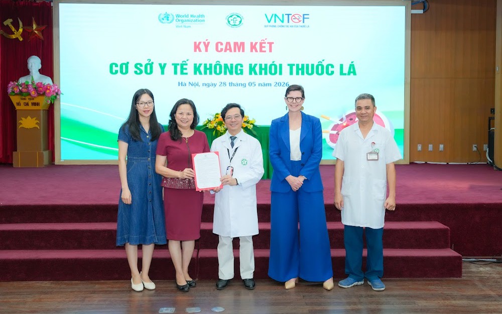 'Bỏ thuốc lá là món quà ý nghĩa nhất bạn dành cho những người thân yêu'
- Ảnh 3.