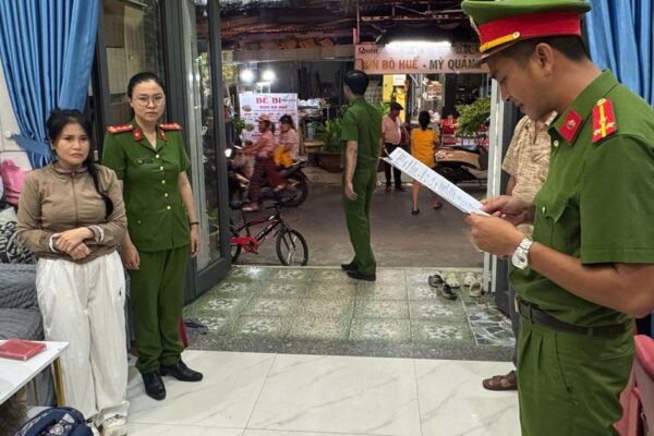 Bắt mẹ kế trong vụ con trai sát hại bố ở Đà Nẵng