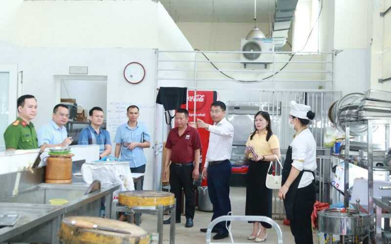 Phát hiện 7 cơ sở vi phạm an toàn thực phẩm, đề nghị xử phạt 177 triệu đồng