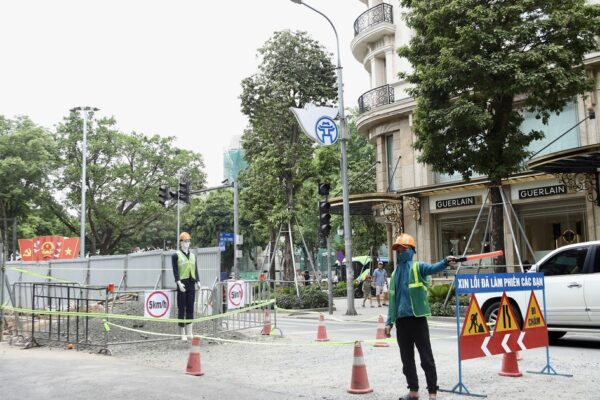 Hà Nội rào chắn loạt tuyến phố trung tâm để thi công chống ngập úng
