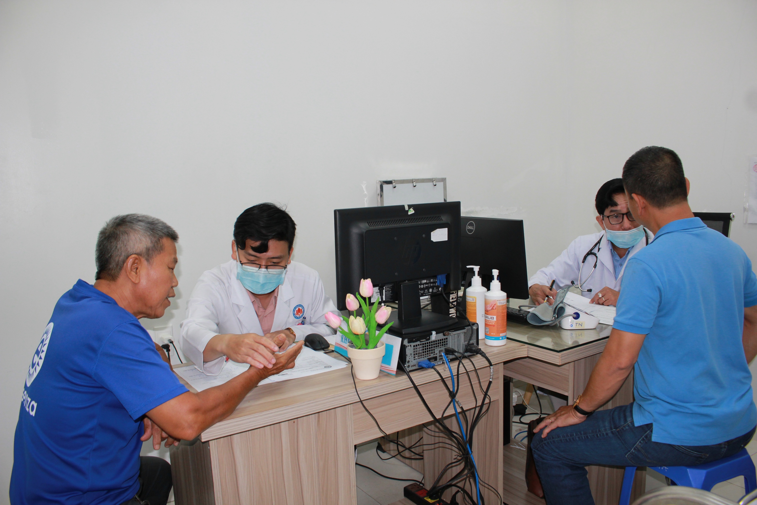 Đưa kiến thức y khoa từ hội trường chuyên môn đến khu dân cư TPHCM - Ảnh 4.