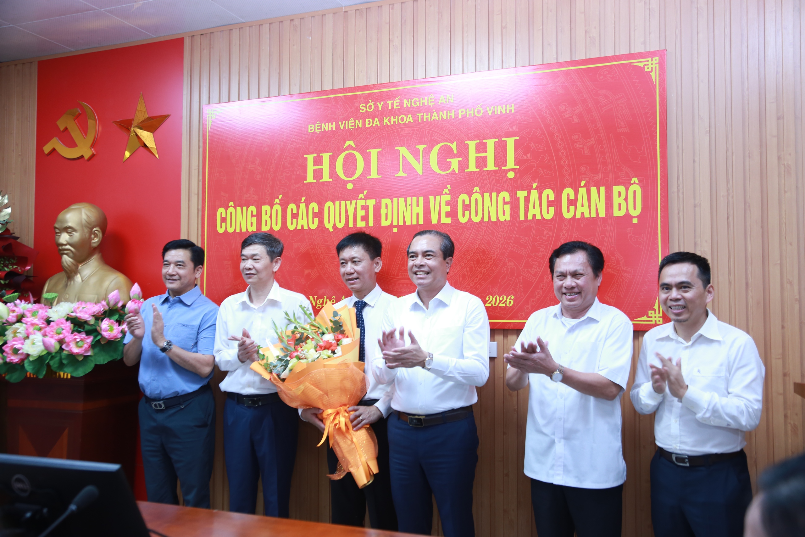 Bệnh viện Đa khoa TP Vinh có tân Giám đốc- Ảnh 6.