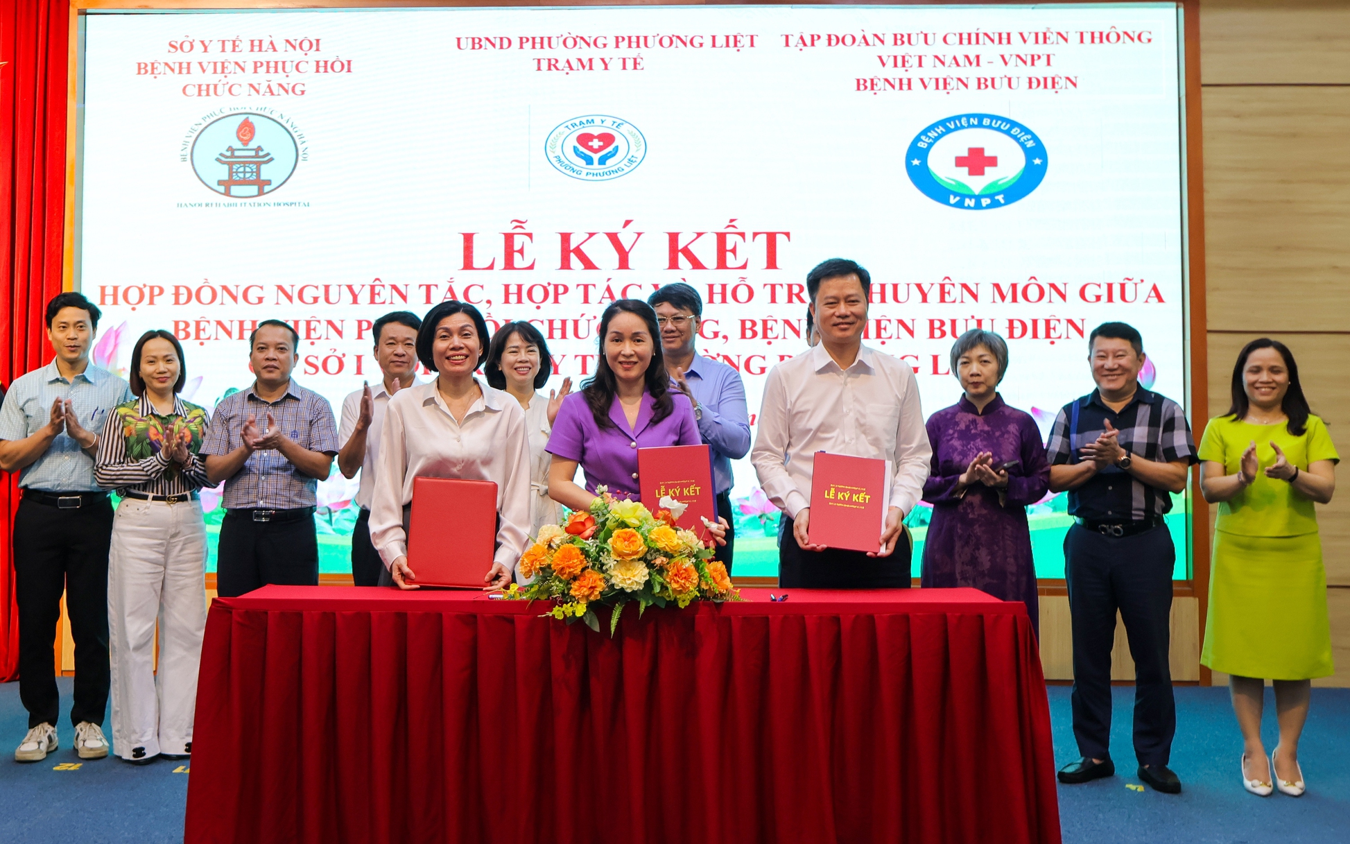 Người cao tuổi, người khuyết tật phấn khởi đi khám sức khỏe miễn phí ngay tại phường - Ảnh 19.
