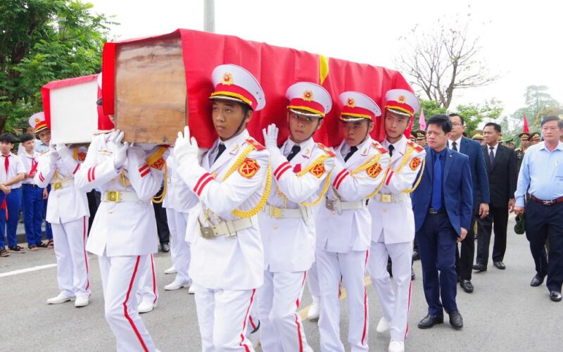 Đất mẹ đón 28 hài cốt liệt sĩ hy sinh tại chiến trường Lào trở về