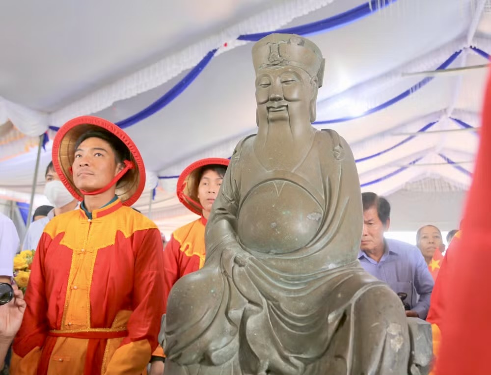 Giải mã bí ẩn pho tượng cổ ở vùng đất Chúa Tiên Nguyễn Hoàng lập dinh- Ảnh 5.