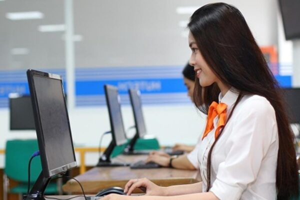 Cơ quan nào có thẩm quyền bổ nhiệm chức danh nghề nghiệp và xếp lại lương đối với kế toán viên?
