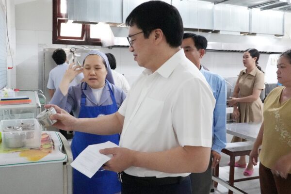 Tháng cao điểm kiểm tra an toàn thực phẩm phát hiện hơn 5.700 cơ sở vi phạm, xử phạt gần 22,5 tỉ đồng