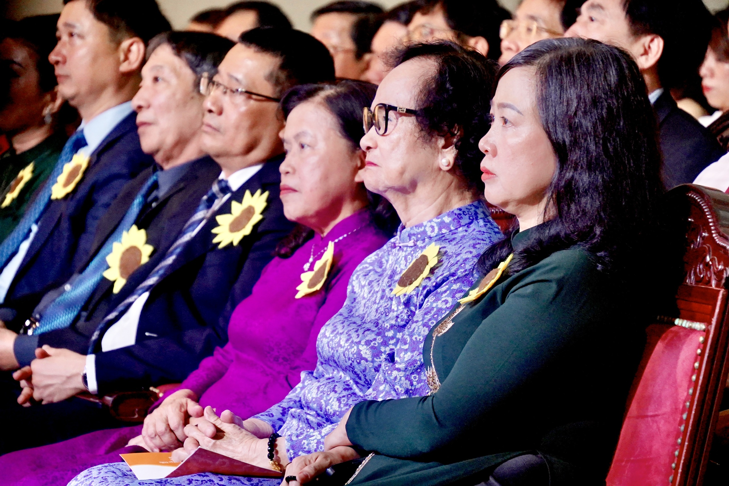 15 năm Quỹ Ngày mai tươi sáng tiếp sức hàng chục vạn bệnh nhân ung thư nghèo- Ảnh 2.