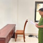 ‘Nữ quái’ sinh năm 2002 mang dao vào quán trà sữa chém người