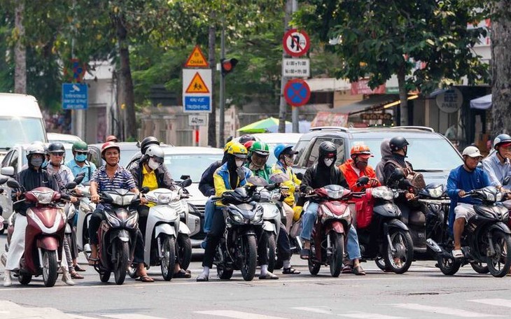 Miền Bắc, miền Trung nắng nóng kéo dài cả tuần tới