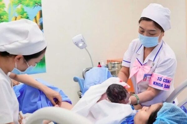 Từ 1/7, sinh con thứ hai được nghỉ 7 tháng, chế độ trợ cấp được BHXH tính thế nào?