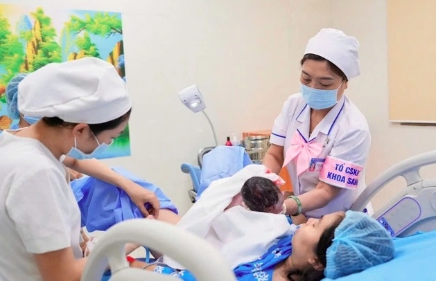 Từ 1/7, sinh con thứ hai được nghỉ 7 tháng, chế độ trợ cấp được BHXH tính thế nào?- Ảnh 1.