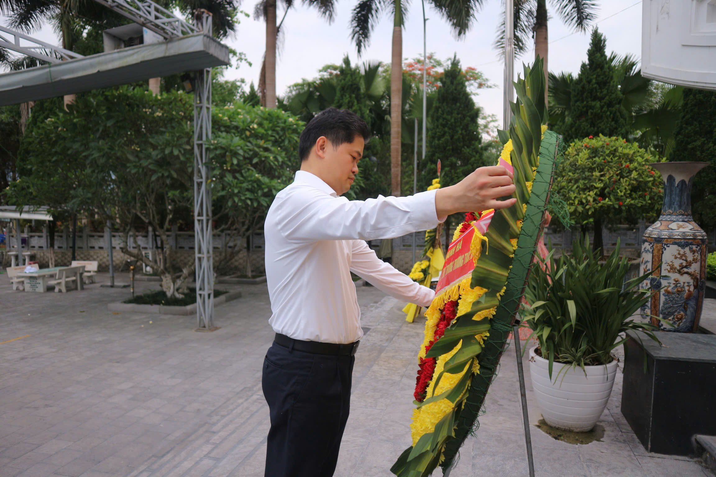 Thứ trưởng Thường trực Vũ Mạnh Hà: Mỗi hoạt động thiện nguyện đúng nhu cầu sẽ góp phần bồi đắp niềm tin với ngành y tế- Ảnh 4.