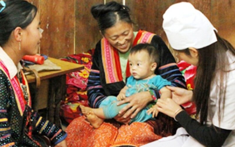 Nhân viên y tế, cô đỡ thôn, bản được hỗ trợ gần 1,8 triệu đồng/tháng từ 15/7