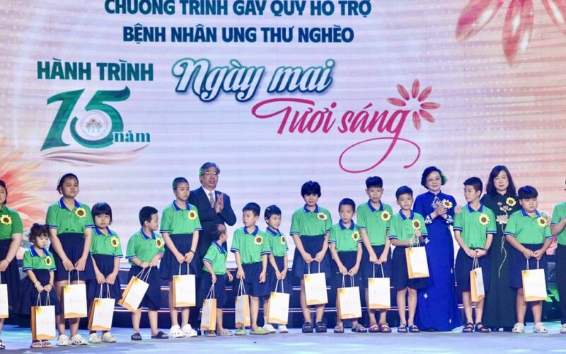 Phó Thủ tướng Phạm Thị Thanh Trà: Không để bệnh nhân ung thư nghèo đơn độc trong cuộc chiến giành sự sống