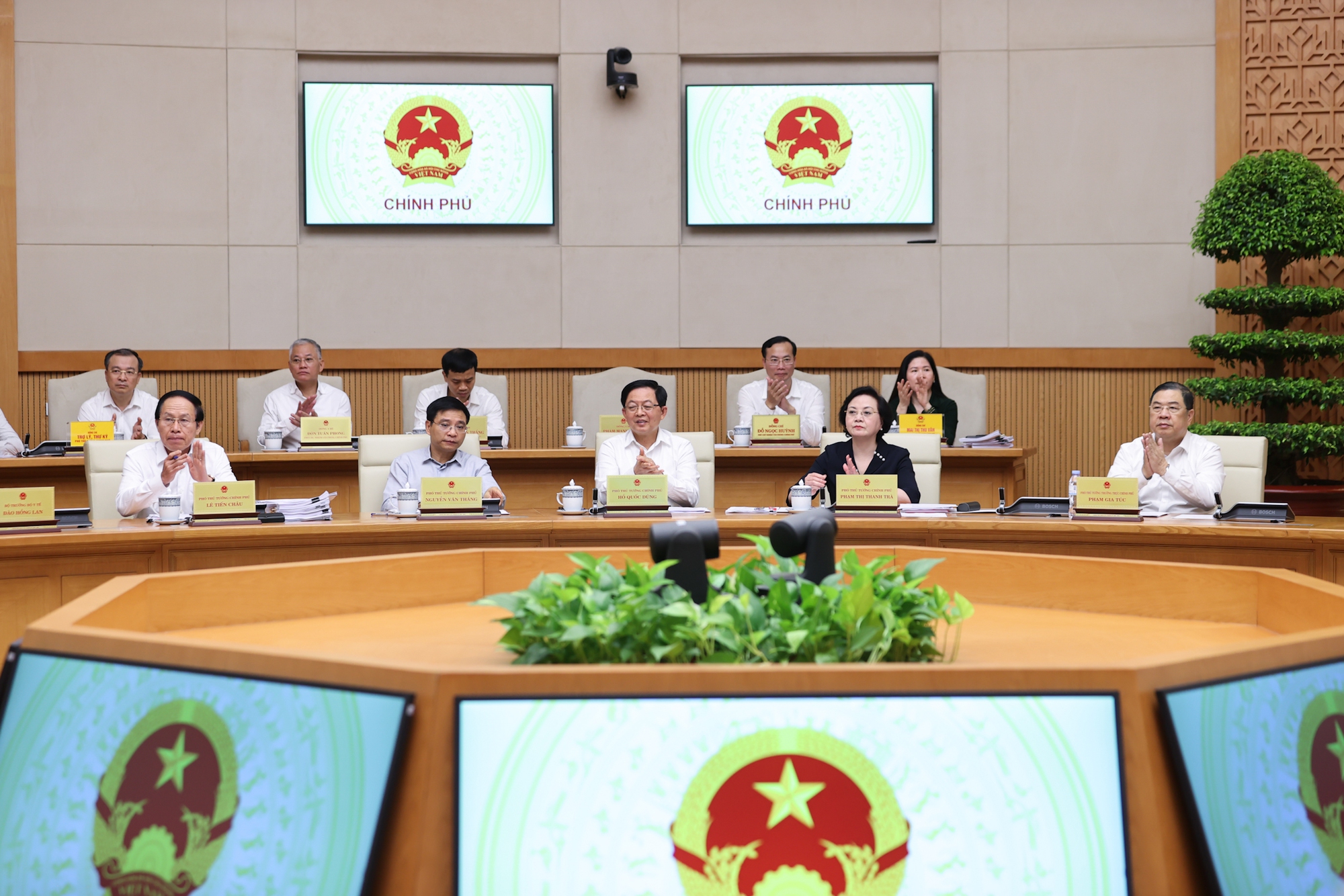 ptt-1780470538540461817408 Thủ tướng: Cuối quý II/2026 đưa Bệnh viện Bạch Mai, Việt Đức cơ sở 2 vào hoạt động- Ảnh 2.