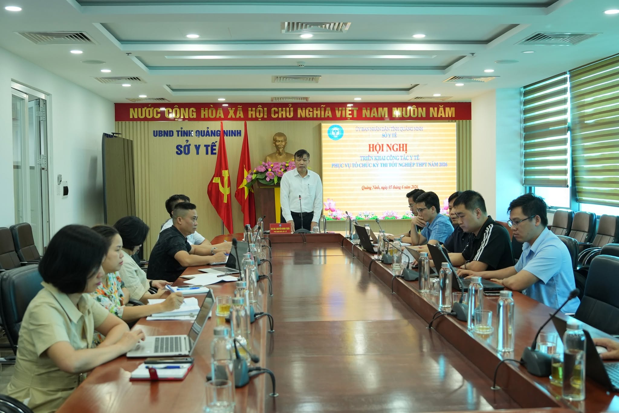 Ngành Y tế Quảng Ninh sẵn sàng đồng hành cùng sĩ tử- Ảnh 1.
