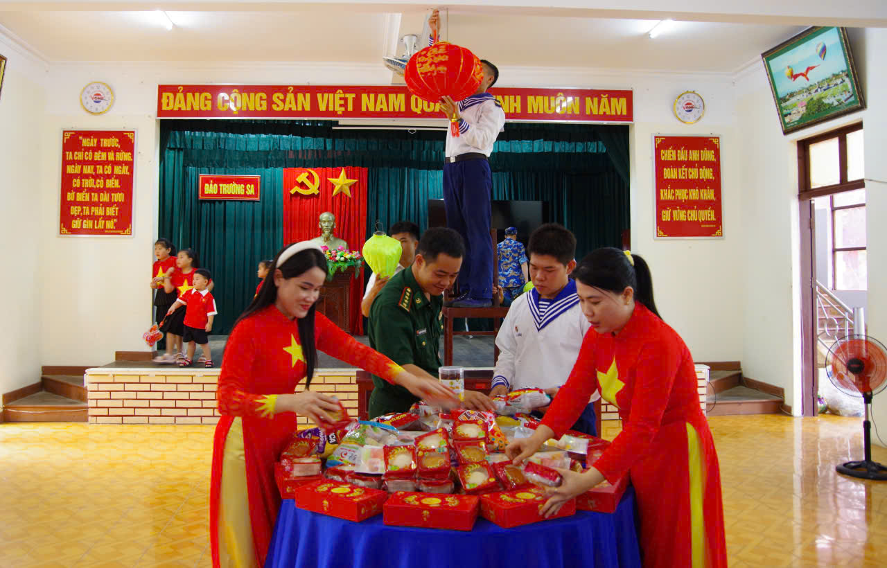 sa-b-17801084953591124208301 Trường Sa rộn ràng chuẩn bị Tết Thiếu nhi- Ảnh 1.