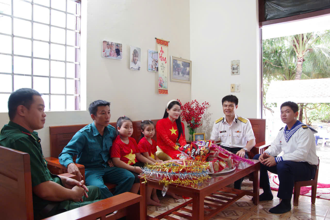sa-c-17801086061831453664579 Trường Sa rộn ràng chuẩn bị Tết Thiếu nhi- Ảnh 2.