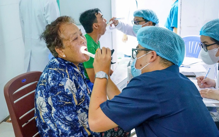TPHCM đồng loạt khám sức khỏe miễn phí cho người dân từ xã đảo tới nội thành