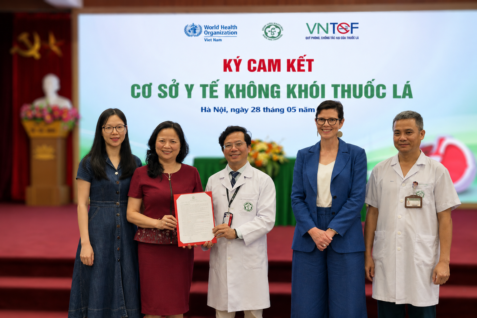 thuocla-17799418039912113121421 Chuyên gia nói gì về đề xuất cấm người sinh từ năm 2010 hút thuốc?- Ảnh 1.