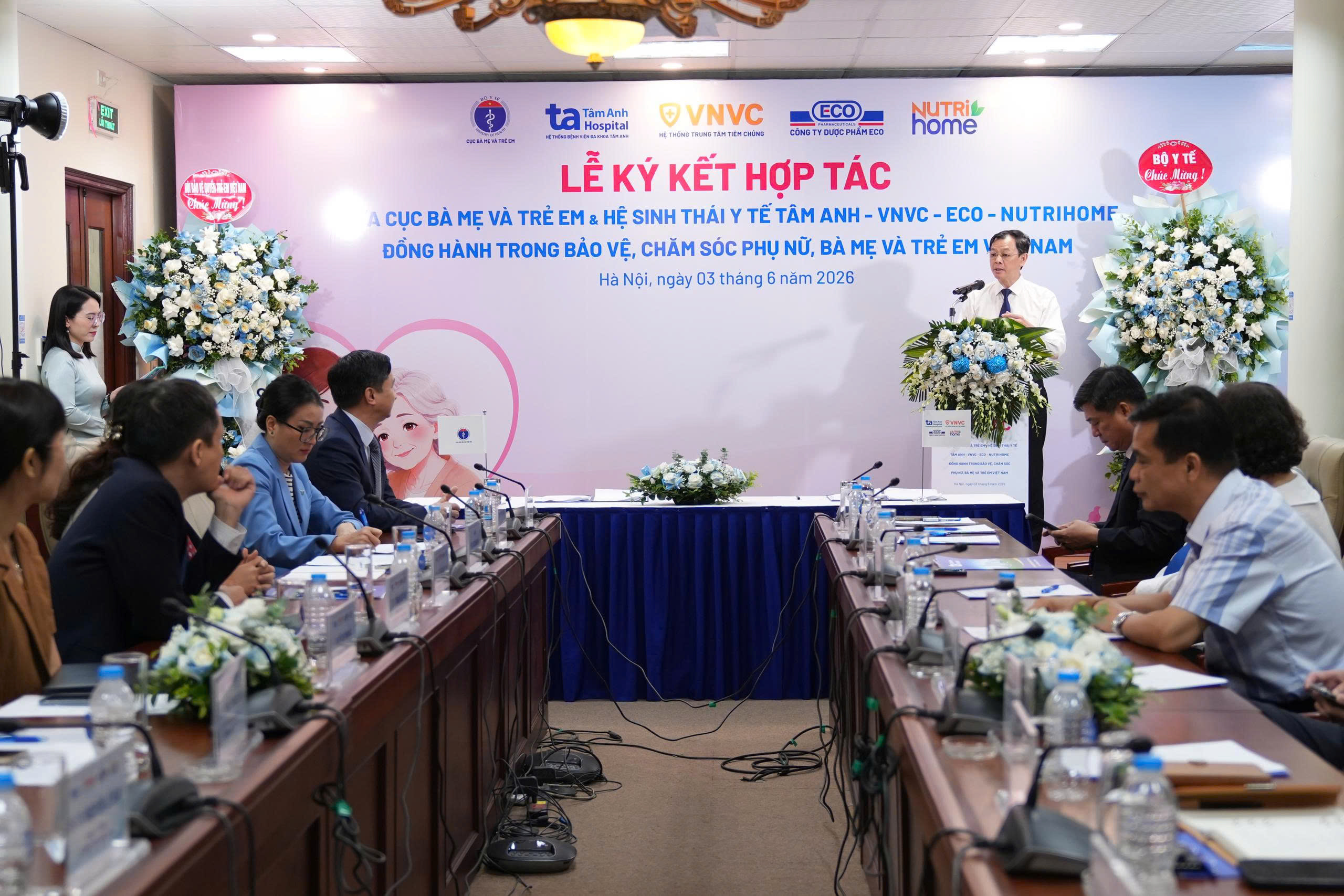 Thứ trưởng Nguyễn Tri Thức: Công tác bà mẹ, trẻ em không chỉ là chăm sóc y tế- Ảnh 2.