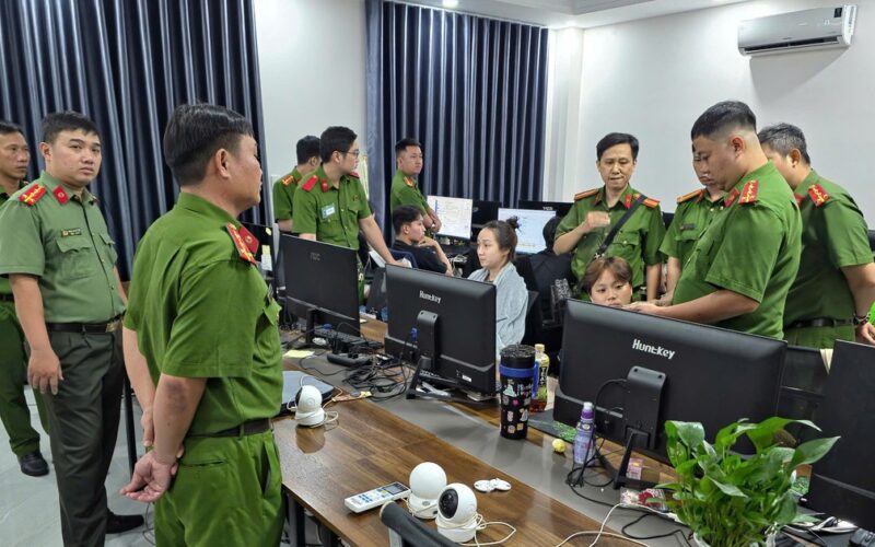 TPHCM liên tiếp phát hiện nhóm người nước ngoài nghi lừa đảo công nghệ cao